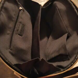 Black Crossi Handback